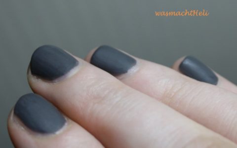 Swatch Essie Matte About Your Nail Polish