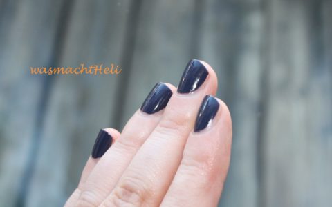 P2 Nagellack 541 night out Swatch