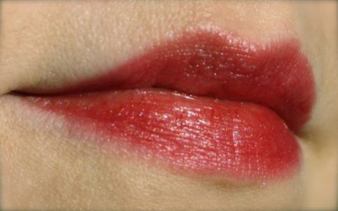 Lippenswatch Alterra Hibiscus pflegender Lippenstift