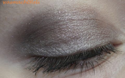 AMU mit Chanel Ombre Illusoire mit Base