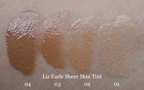 Swatches daylight Liz Earle Sheer Skin Tint
