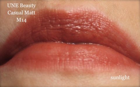 Lippenswatch UNE Beauty Casual Matt M 14 Sonnenlicht