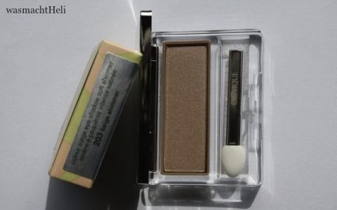 Foto zur Review: Colour Surge eyeshadow 203 beige shimmer