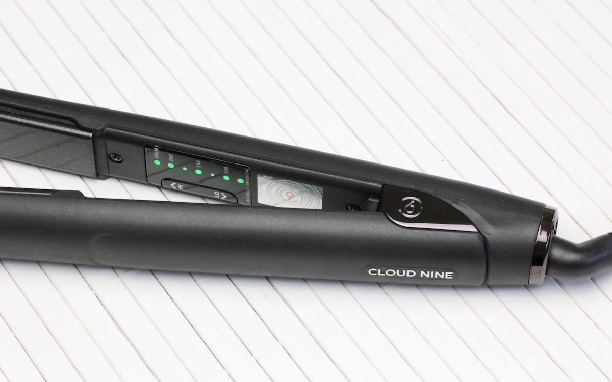 green LEDs on the Cloud 9 styling iron indicate temperature