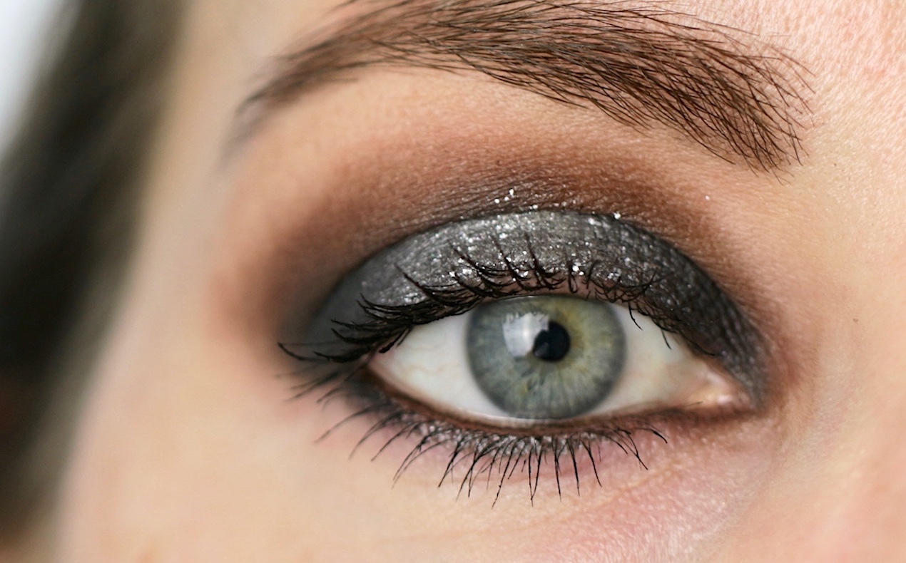 Silver Halo Smokey Eye as seen on Sabina Hannan